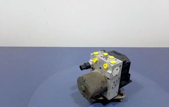Mercedes-Benz Sprinter W901 W902 W903 W904 ABS Pump A0004466889