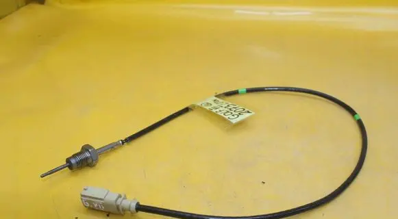 Volkswagen Golf VII Exhaust gas temperature sensor 04L906088AD