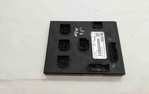 Audi Q5 SQ5 Central body control module F005V01210 8K0907063