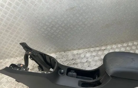 Chevrolet Cruze Center console