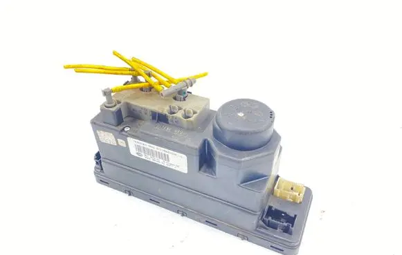 Mercedes-Benz E W210 Central locking vacuum pump 2108001048 00792821