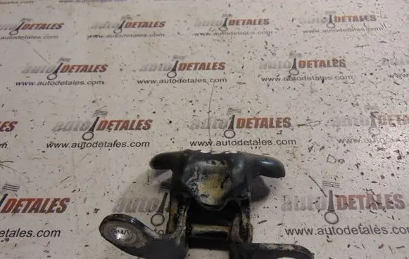 Toyota Corolla Verso AR10 Rear door upper hinge