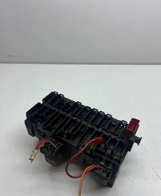Volkswagen Golf III Fuse box set 357937039