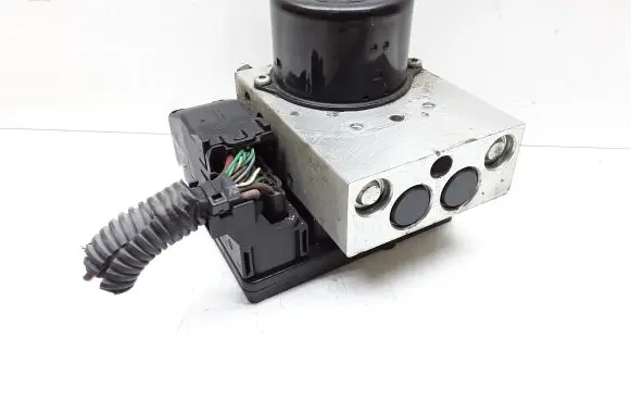 Volvo XC90 ABS Pump 30793445
