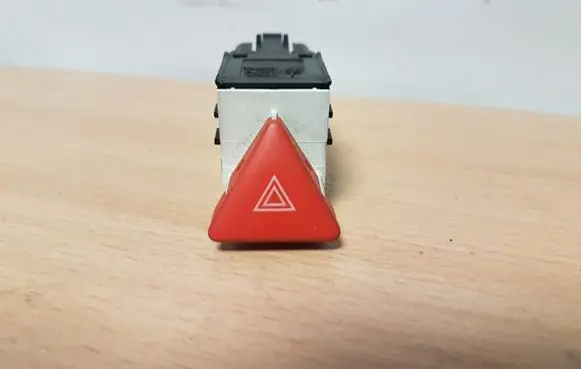 Volkswagen PASSAT B6 Hazard light switch 3C0953509A