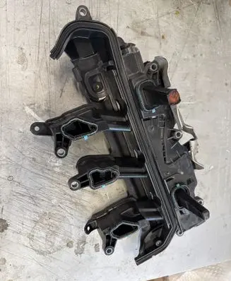 Renault Master III Rocker cam cover P1008599