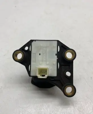 Toyota Avensis T270 Hand parking brake switch 8439005020
