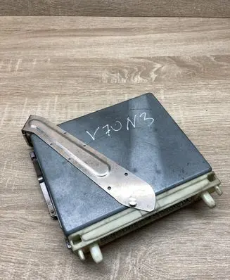 Volvo S70 V70 V70 XC Engine control unit/module ECU P09183992 0281001801