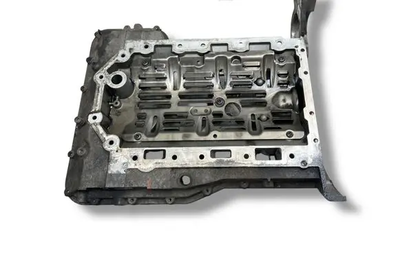 Jaguar XF X250 Oil sump 4R8Q6U004EC