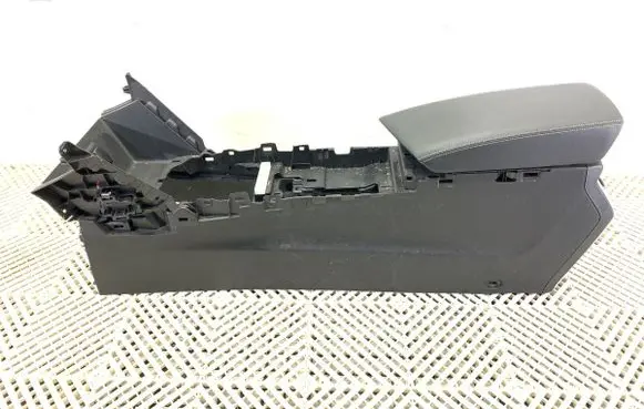 Renault Megane IV Center console