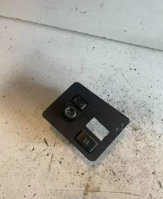 Nissan Qashqai+2 Wing mirror switch 68485JD000