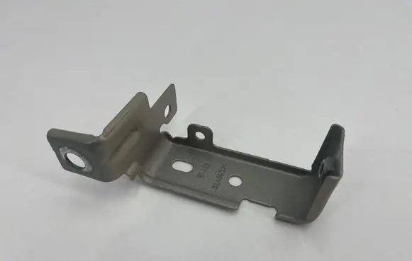 Fender mounting bracket