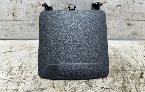 Volkswagen Golf V Cup holder back
