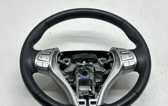 Nissan Pulsar Steering wheel 484303ZL2C 34220770B 161304346