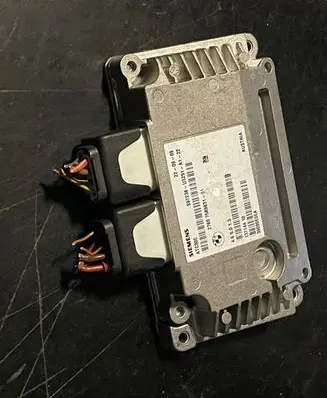 BMW 5 E60 E61 Transfer box differential control unit 7589831 465013 39090E0EA