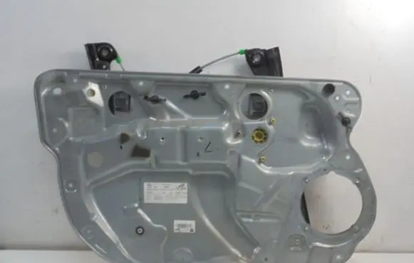 Volkswagen Polo IV 9N3 Front door manual window regulator 6Q4837755