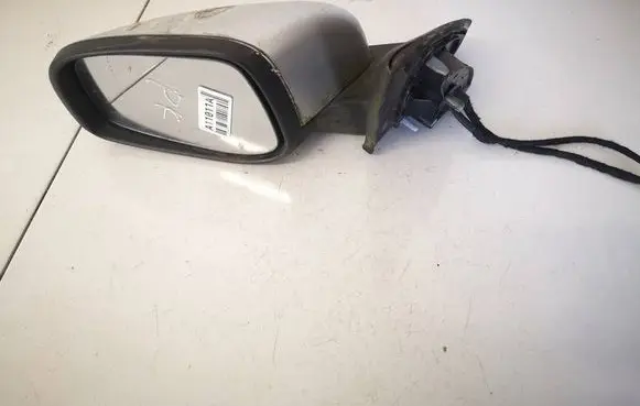 Volvo V70 Front door electric wing mirror E11015846