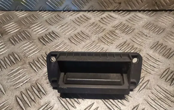 Mercedes-Benz C W204 Tailgate/boot open switch button 2047500293