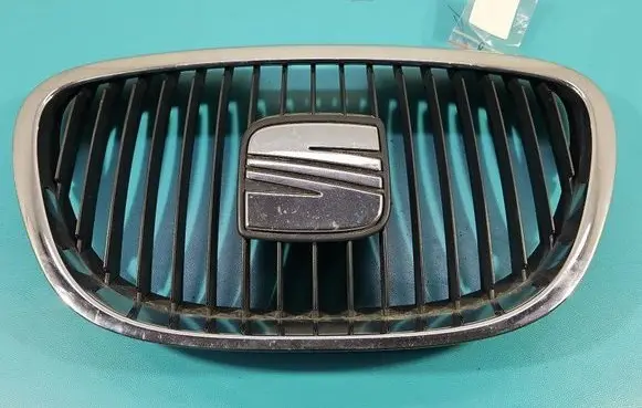 Seat Toledo III (5P) Front bumper upper radiator grill 5P0853654 IMPRK1449427