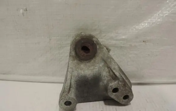 Opel Insignia B Gearbox mounting bracket V07427