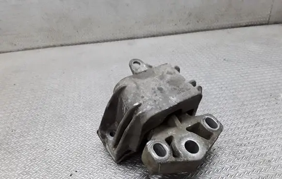 Ford Galaxy Engine mount bracket 7M3199555