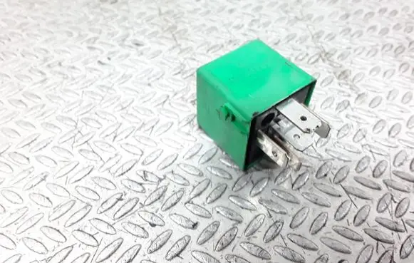 Mercedes-Benz Vaneo W414 Other relay A0025421319