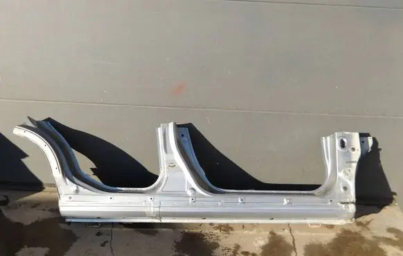 Suzuki Vitara (LY) Sill 