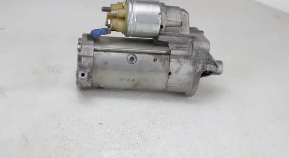 Volvo V40 Starter motor 31419543