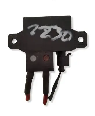BMW X5 E70 Charging relay 7661503 V23132A2001326