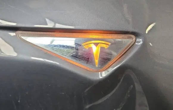 Front indicator light