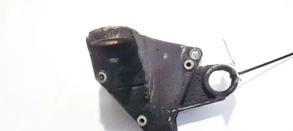 Volkswagen PASSAT B5.5 Engine mounting bracket 8d0399117s
