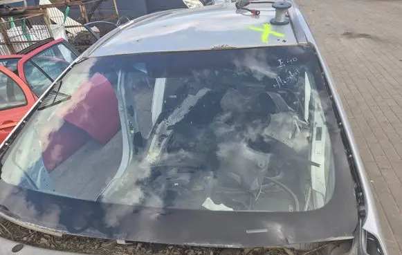 Hyundai i40 Front windscreen/windshield window 
