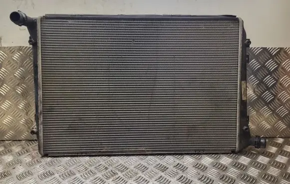 Volkswagen PASSAT B6 Coolant radiator PA66GF30