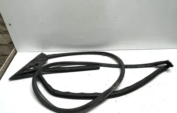 Audi A5 8T 8F Rubber seal front coupe door window 8T0837911