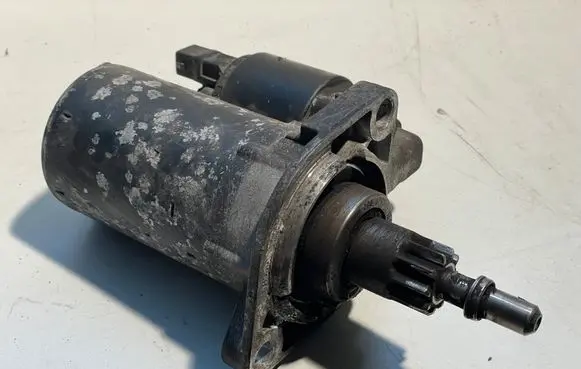 Audi A3 S3 8P Starter motor 1006209579