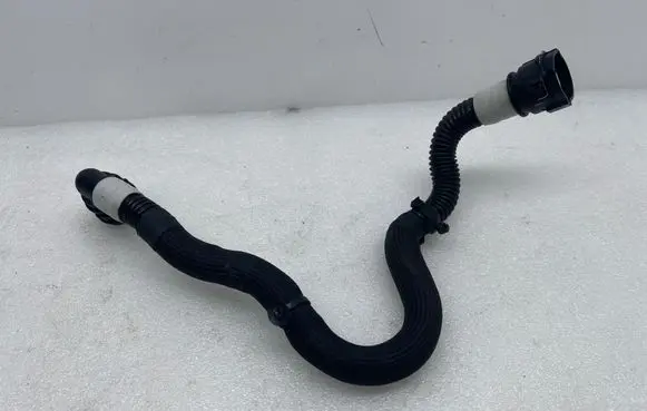 Tesla Model Y Heater radiator pipe/hose 107759400