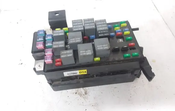 Hyundai Sonata Fuse module 912203D301