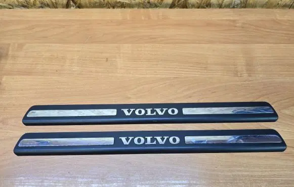 Volvo V70 Front sill trim cover 8659960