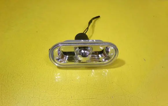 Volkswagen Golf IV Front fender indicator light 1J0949117