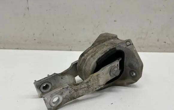 Volvo XC60 Engine mount bracket 32139982