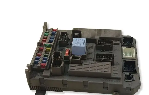 Citroen C5 Fuse module 9645352980