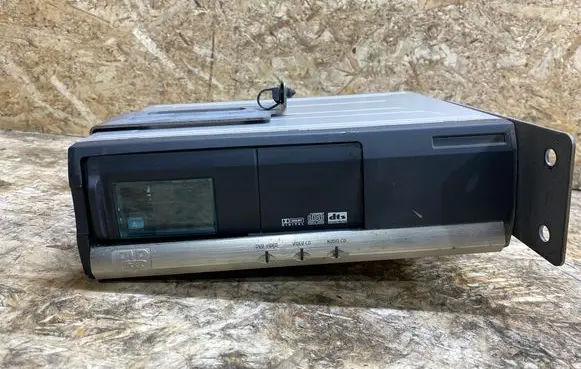 Land Rover Range Rover Sport L320 CD/DVD changer XQE000203