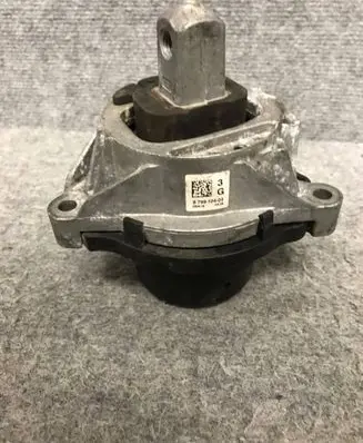 BMW 4 F36 Gran coupe Engine mount bracket 6799104