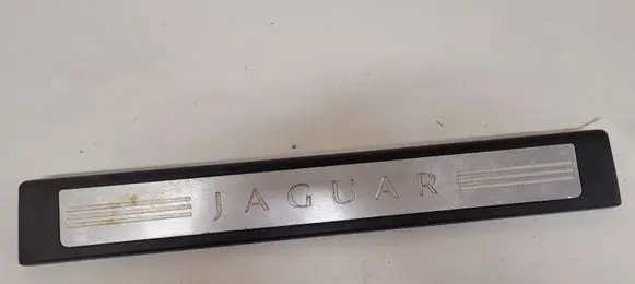 Jaguar XF X250 Front sill trim cover 8X2313201AF