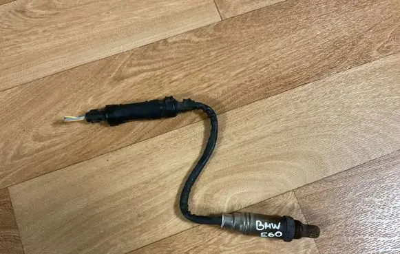BMW 5 E60 E61 Lambda probe sensor 10400464752 09330402