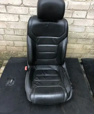 Volkswagen Touareg II Front driver seat
