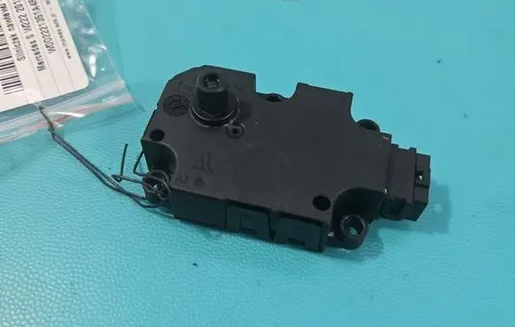 Mercedes-Benz S W222 A/C air flow flap actuator/motor HEUT0045K IMPRK1562060