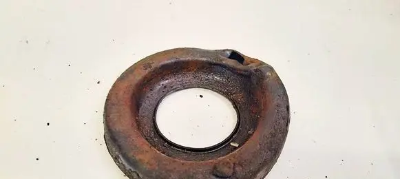 Volvo V50 Front coil spring rubber mount 4m515599aa 4m51-5599-aa