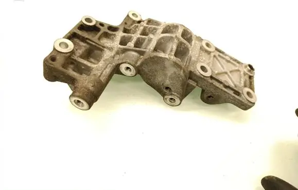 Mitsubishi Outlander Generator/alternator bracket 1801A067