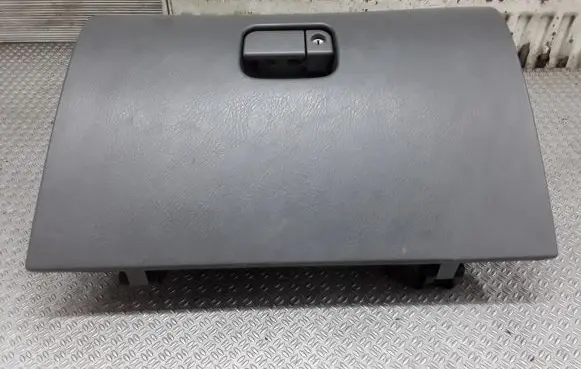 Honda CR-V Glove box